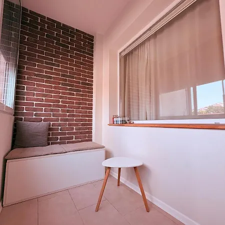 With Balcony - 10 Min To & Center * بورغاس